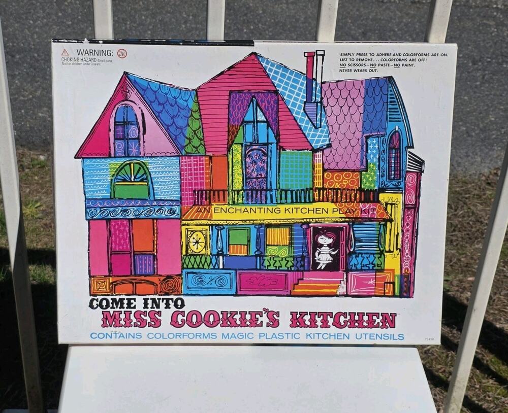 VINTAGE MISS COOKIE'S KITCHEN COLORFORMS SET PRE-OWNED COMPLETE